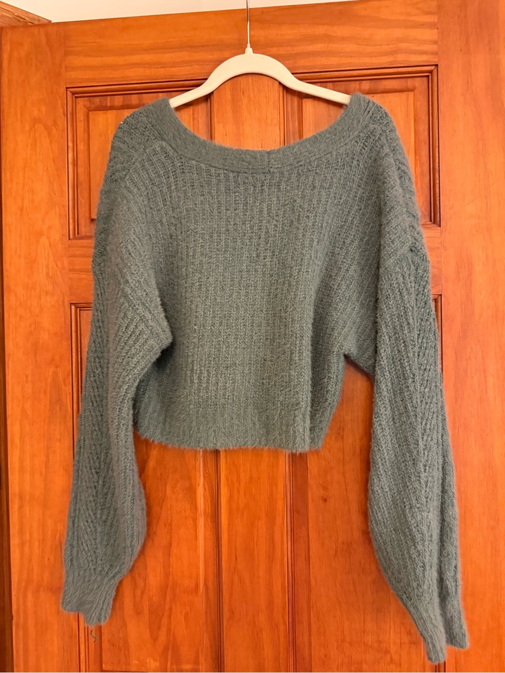 Abercrombie Cropped Button-Front Women’s Sweater - Picture 3 of 3